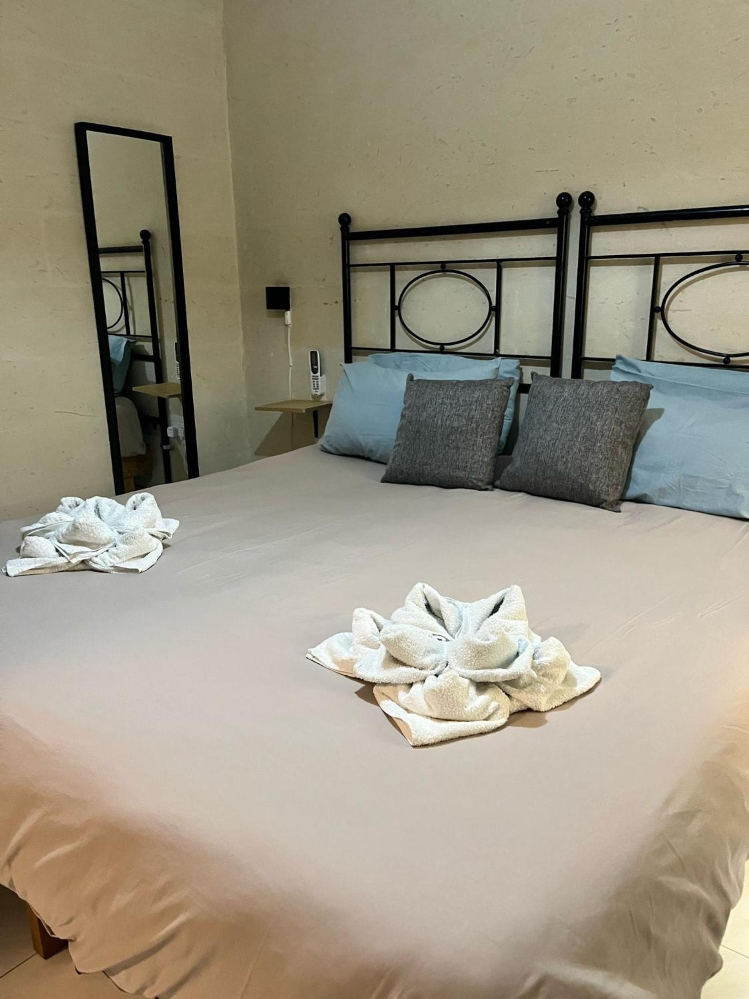 Mayflower Flat, Flat 12 세인트폴스베이 외부 사진